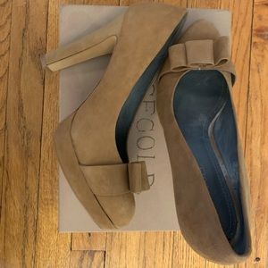 New Rosegold Danielle size 10 suede platform heels
